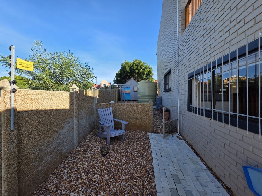 4 Bedroom Property for Sale in Wavecrest Eastern Cape
